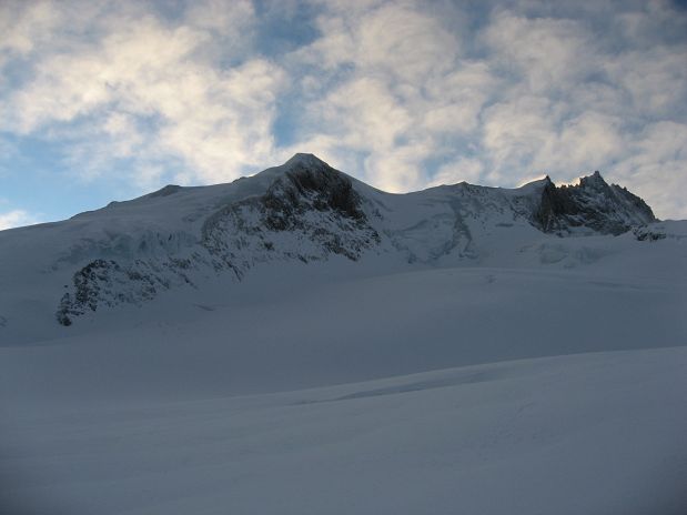 Bishorn in severni greben Weisshorna z Grand Gendarm Bishorn in severni greben Weisshorna z Grand Gendarm
