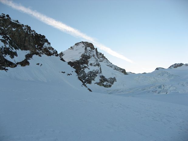 Pogled proti vrhu Dent d'Hérens